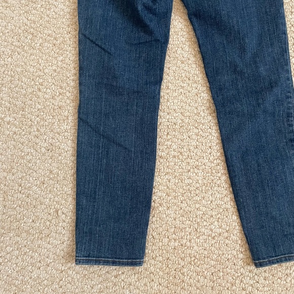 J BRAND DENIM Midrise Jean Capri in Aruba - Picture 11 of 12